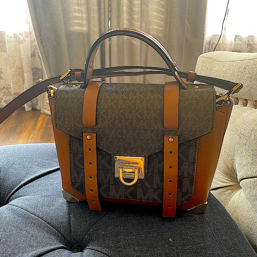 Michael Kors Manhattan Medium Leather and Logo Satchel